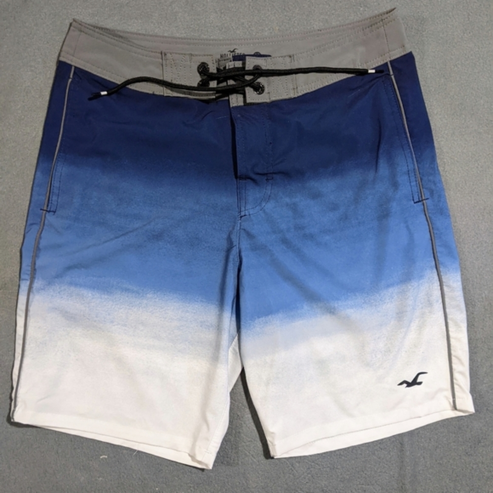Men's Hollister epic flex swim trunks size 30‎